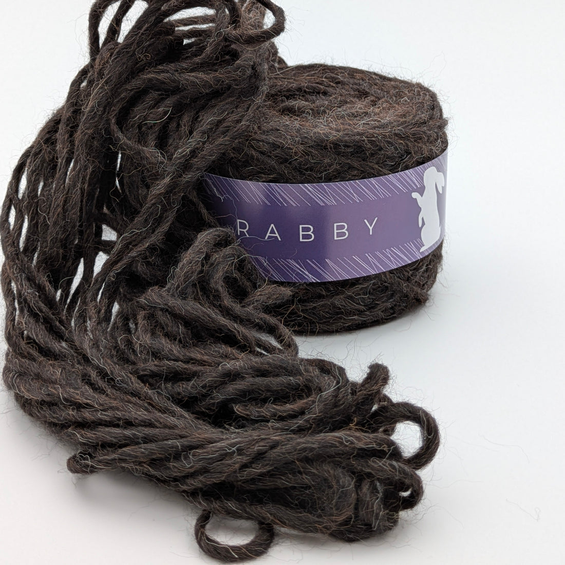 Dicke Wolle Bella mit Baby Alpaka in Dunkelbraun, 120 m / 100 g – RABBY