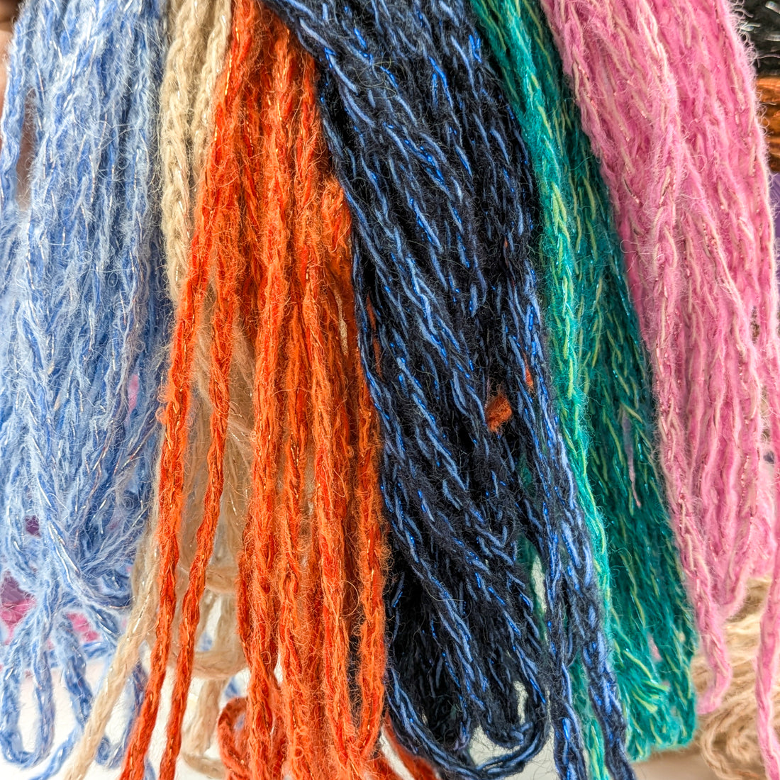 Glitzerwolle Nila mit Alpaka – Garn im Detail, RABBY