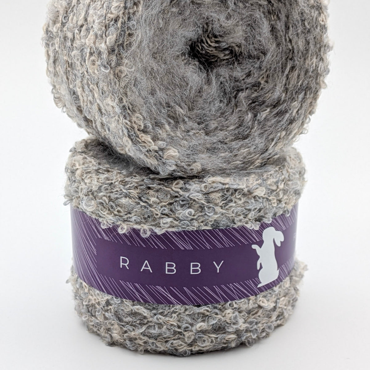 Bouclé Garn Crown mit Wolle in Grau – RABBY, weitere Ansicht