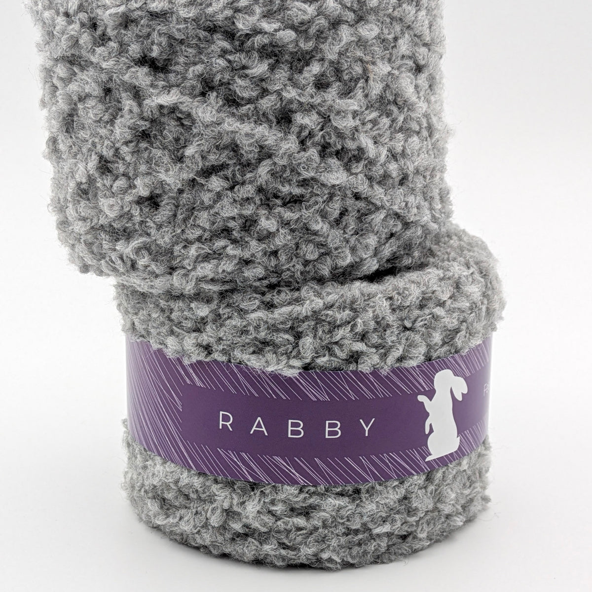 Bouclé Garn Cuma mit Wolle in Grau – RABBY, weitere Ansicht