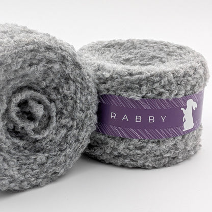 Bouclé Garn Cuma mit Wolle in Grau – RABBY, weitere Ansicht