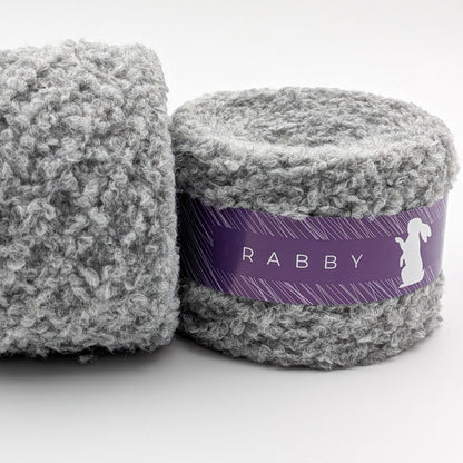 Bouclé Garn Cuma mit Wolle in Grau – RABBY, weitere Ansicht