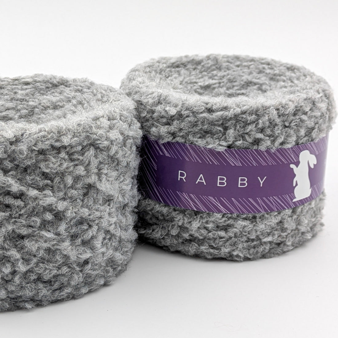 Bouclé Garn Cuma mit Wolle in Grau – RABBY, weitere Ansicht