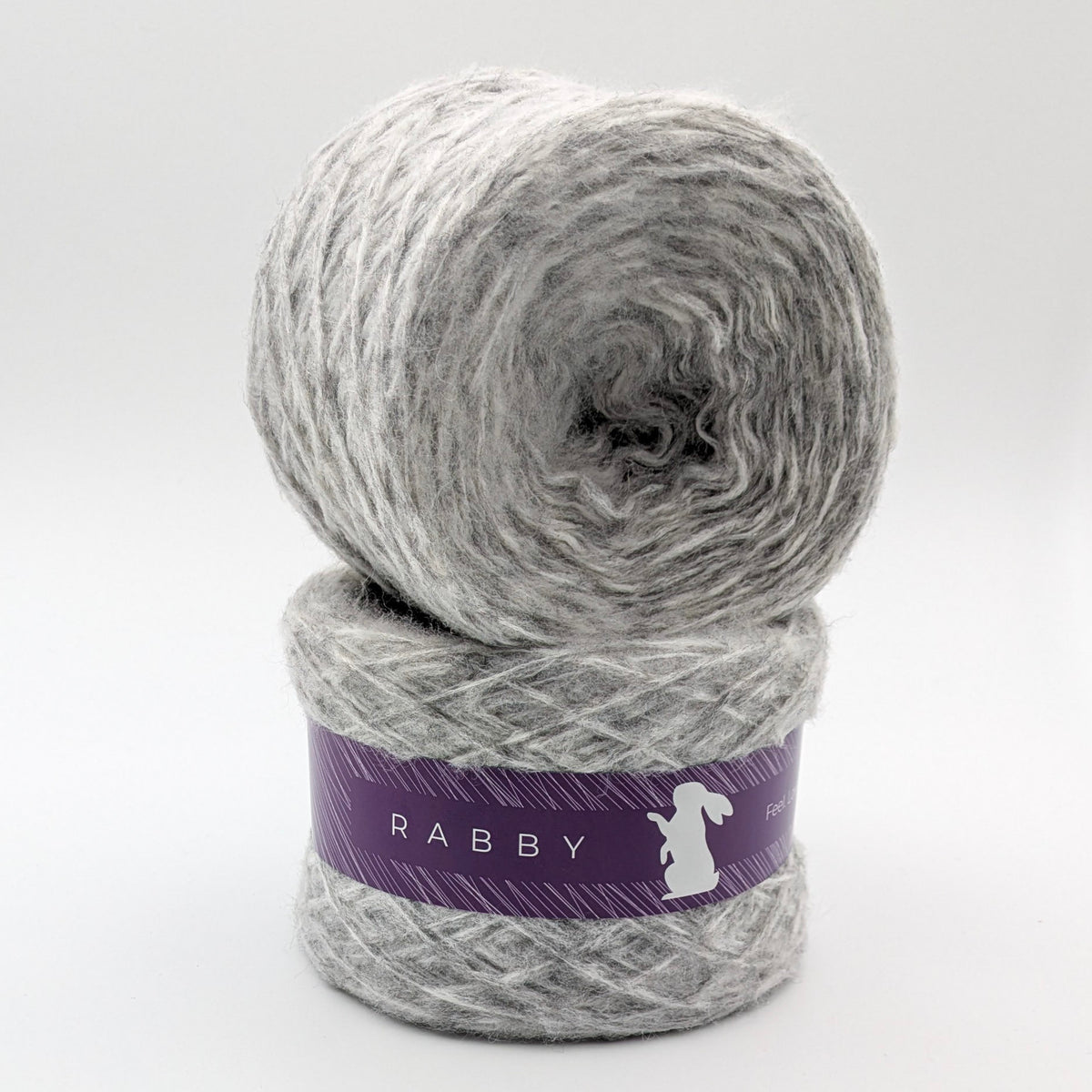 Flauschiges Garn Shamira mit Alpaka in Hellgrau – RABBY, weitere Ansicht
