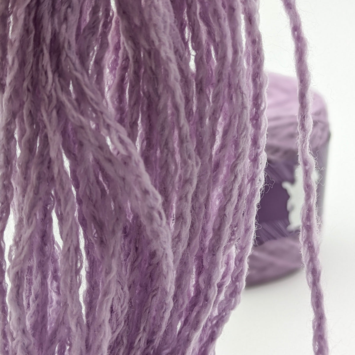 Merinowolle Bonny in Lila – RABBY, weitere Ansicht