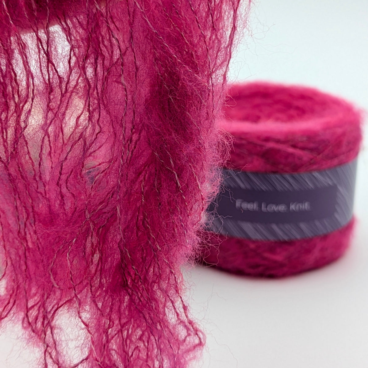 Lacegarn Freya mit Wolle und Viskose in Pink – RABBY, weitere Ansicht