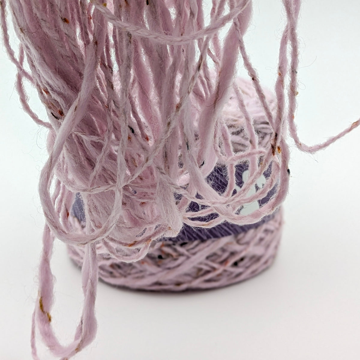 Tweed Wolle Carin in Rosa – RABBY, weitere Ansicht